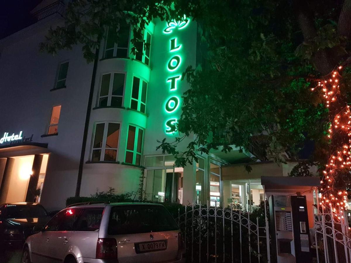 Hotel Lotos Kiten  Bagian luar foto