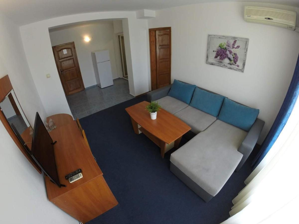 Hotel Lotos Kiten  Bagian luar foto