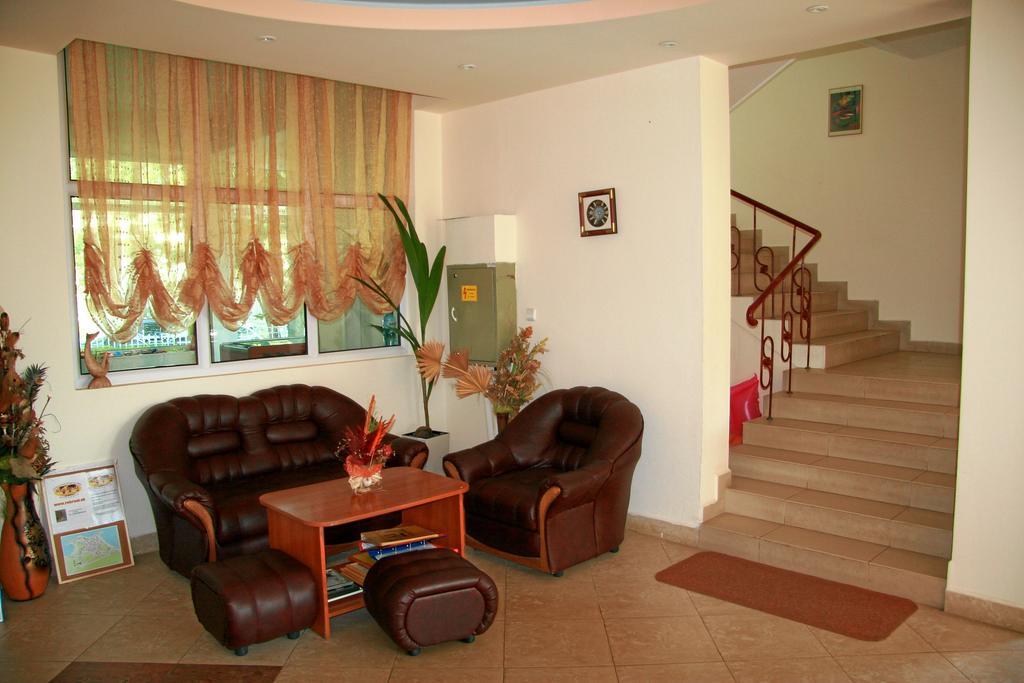 Hotel Lotos Kiten  Bagian luar foto