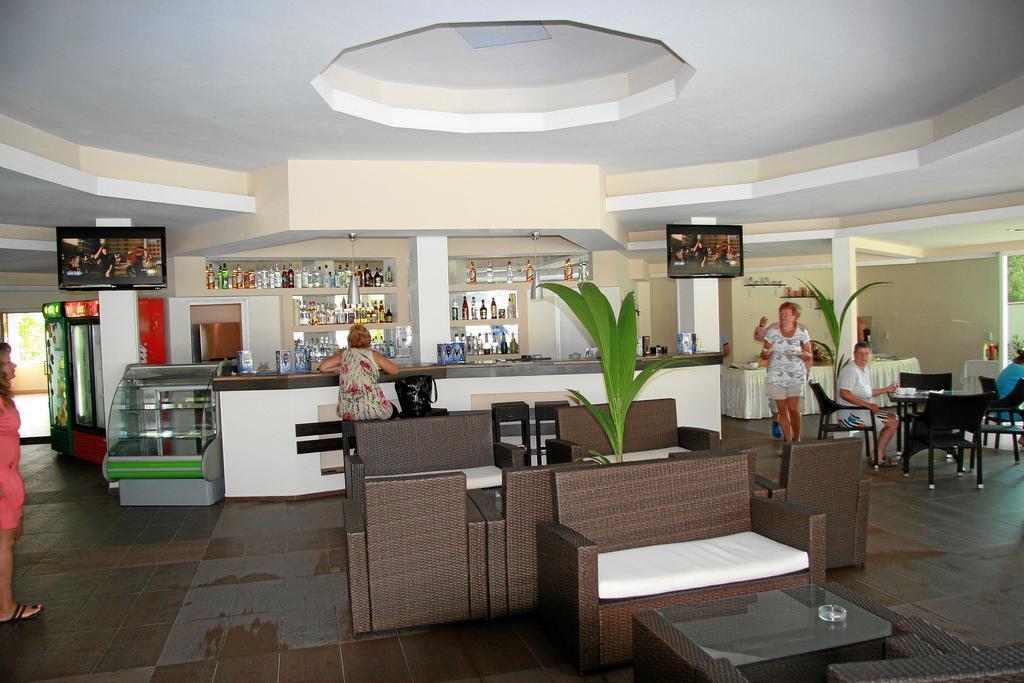 Hotel Lotos Kiten  Bagian luar foto